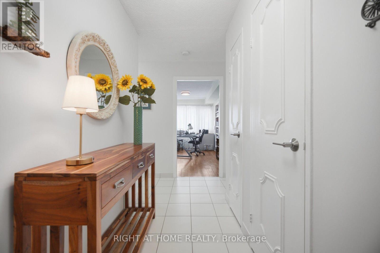 301 - 1580 Mississauga Valley Boulevard, Mississauga, Ontario  L5A 3T8 - Photo 5 - W13720504