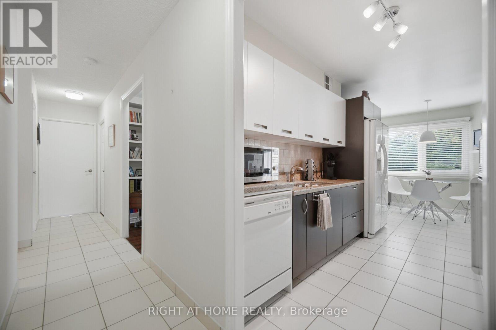 301 - 1580 Mississauga Valley Boulevard, Mississauga, Ontario  L5A 3T8 - Photo 6 - W13720504