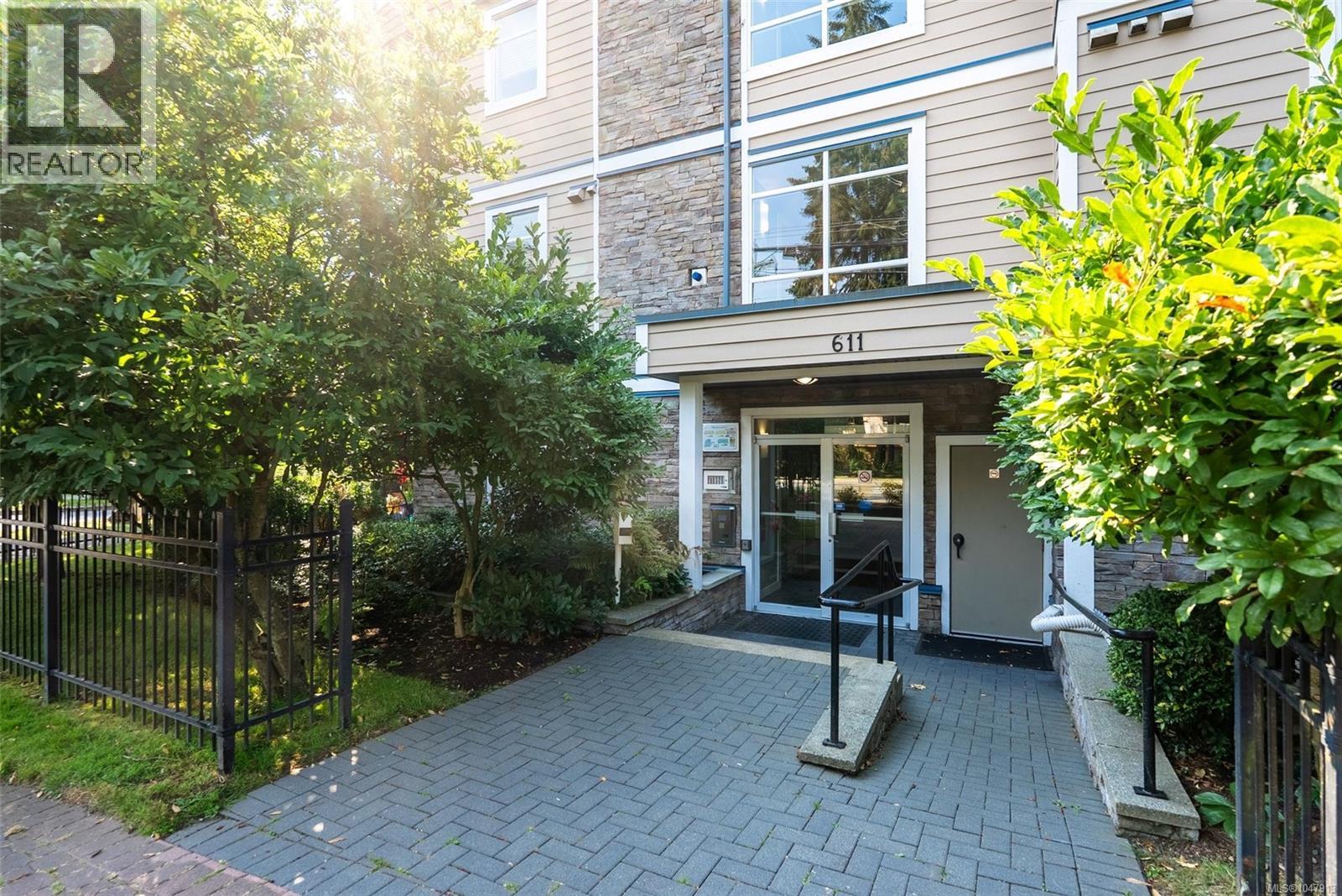 211 611 Goldstream Ave, Langford, British Columbia  V9B 2W9 - Photo 3 - 1047913