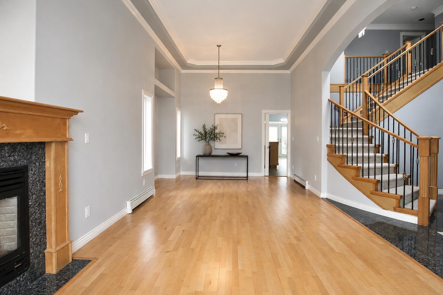 10304 128 Street, Surrey, British Columbia  V3T 2Z4 - Photo 2 - R3158869
