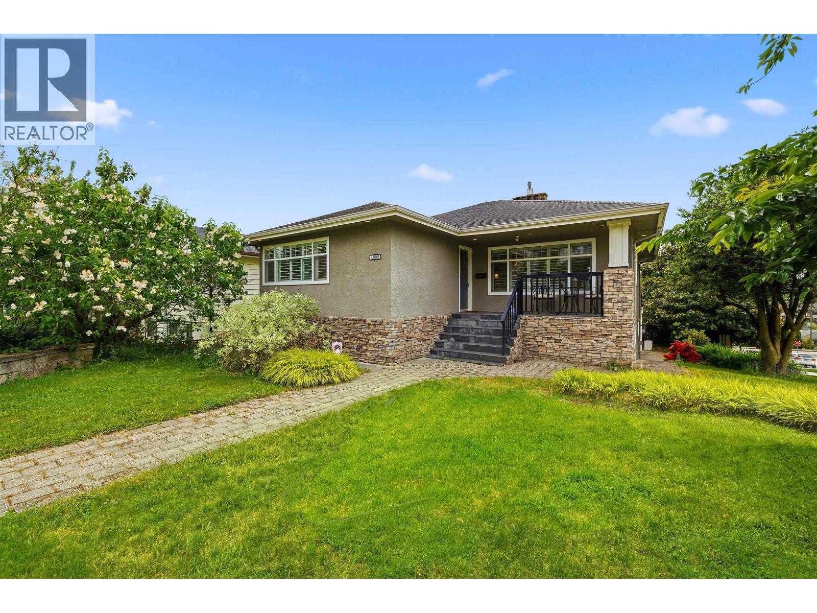 4802 Venables Street, Burnaby, British Columbia V5C 3A8 - Photo 2 - R3143839