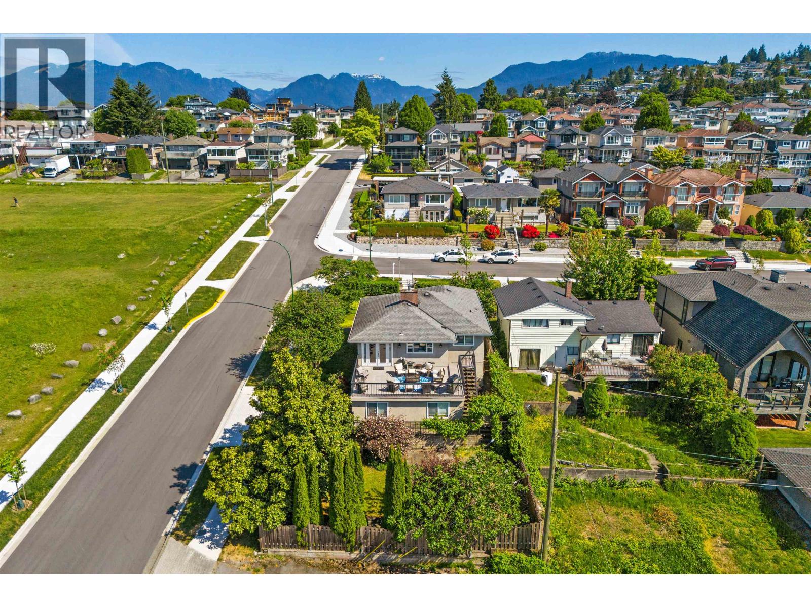 4802 Venables Street, Burnaby, British Columbia V5C 3A8 - Photo 1 - R3143839