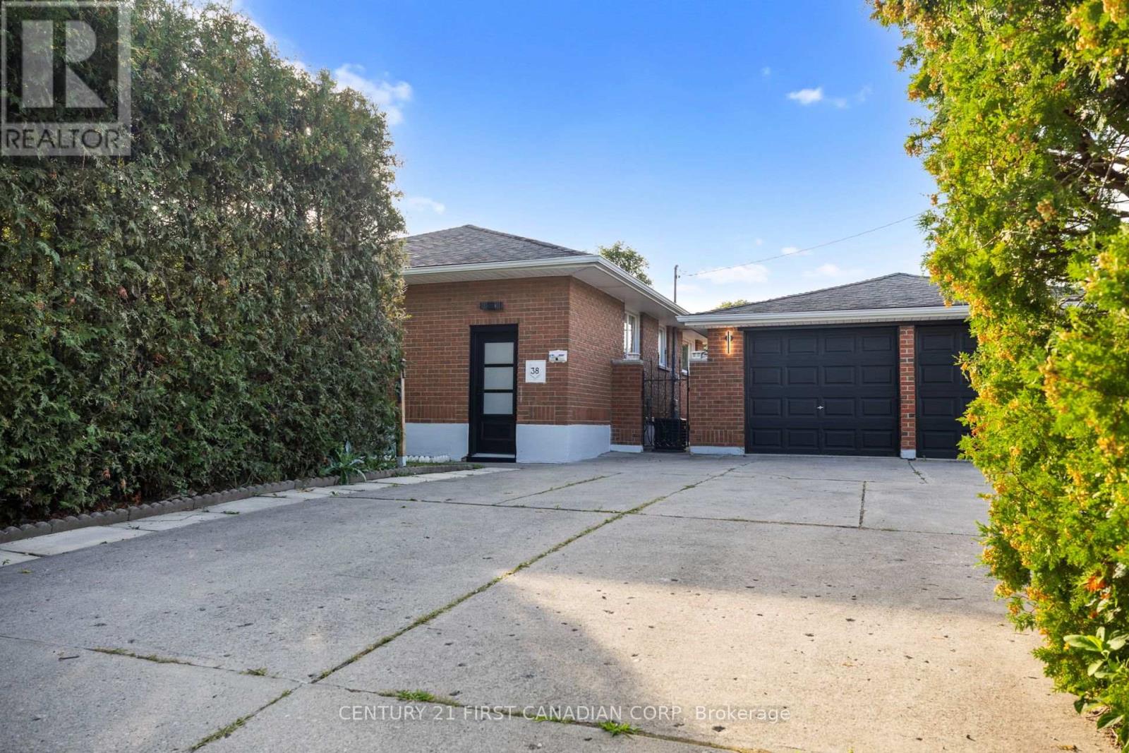 38 SILVERDALE CRESCENT, London South, Ontario