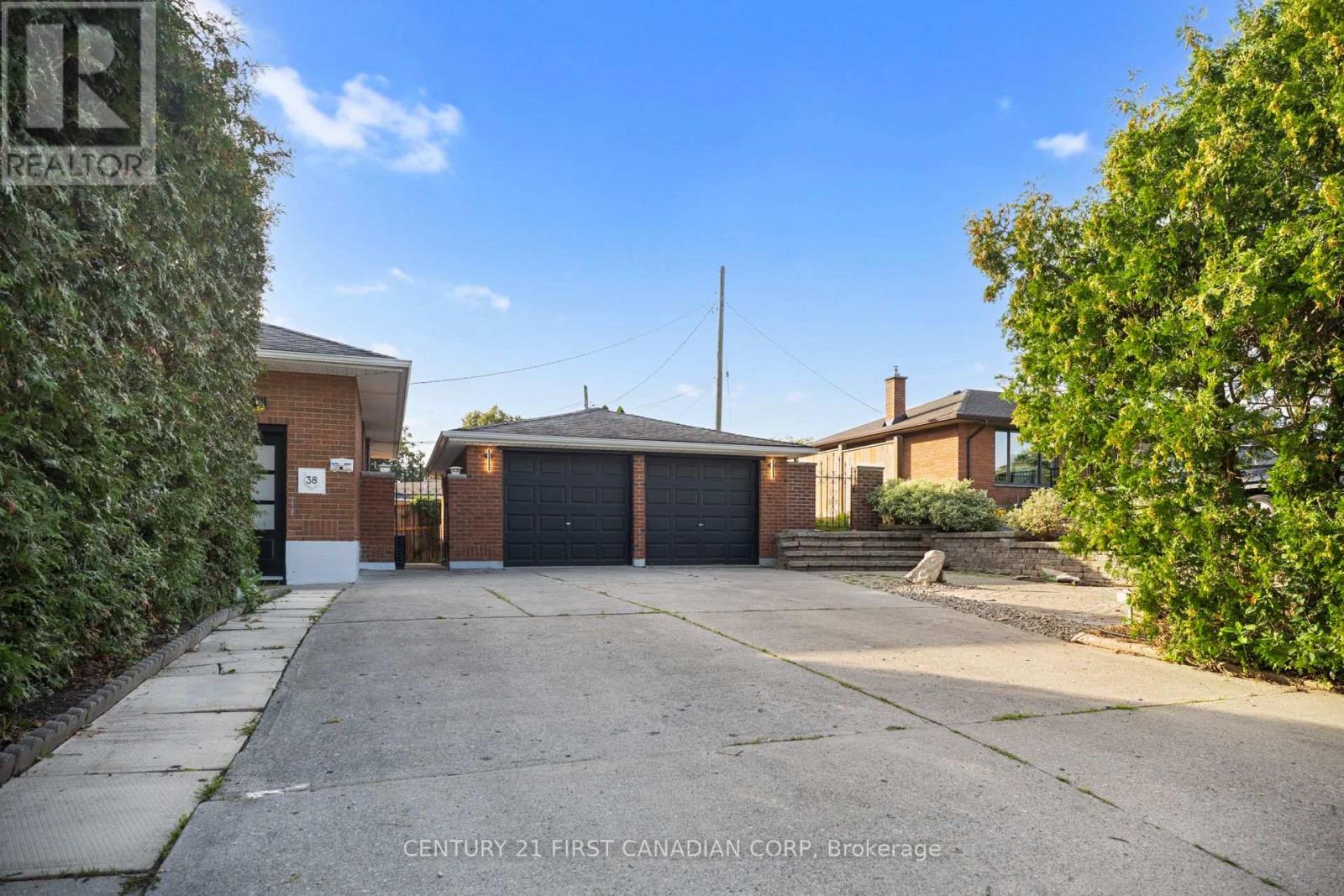 38 Silverdale Crescent, London South, Ontario  N5Z 4A6 - Photo 2 - X13720550