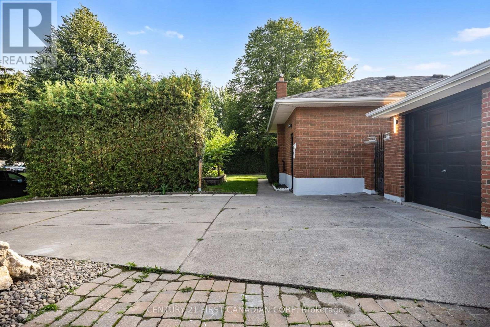 38 Silverdale Crescent, London South, Ontario  N5Z 4A6 - Photo 4 - X13720550