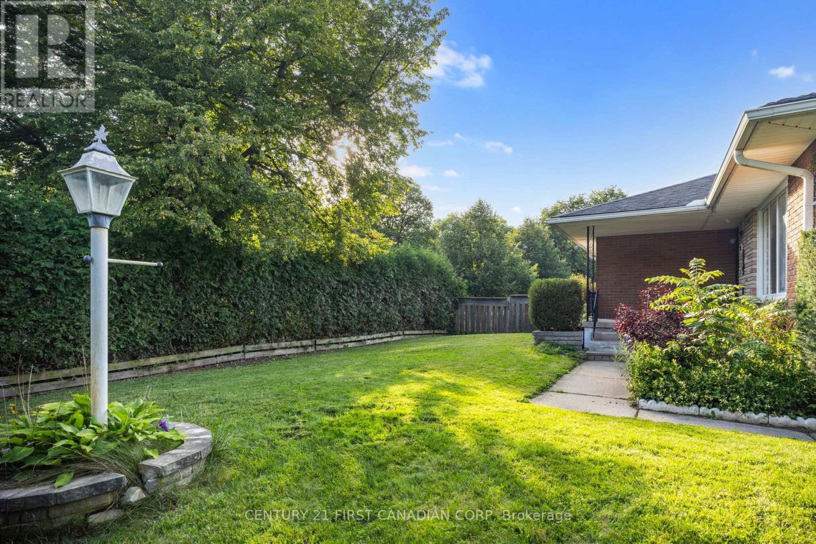 38 Silverdale Crescent, London South, Ontario  N5Z 4A6 - Photo 5 - X13720550