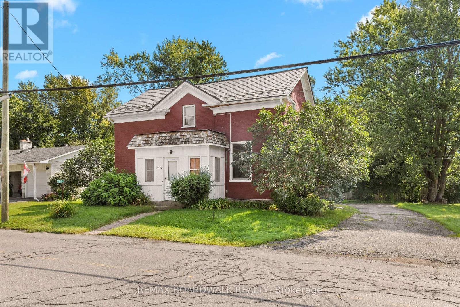 2352 Church Street, Ottawa, Ontario