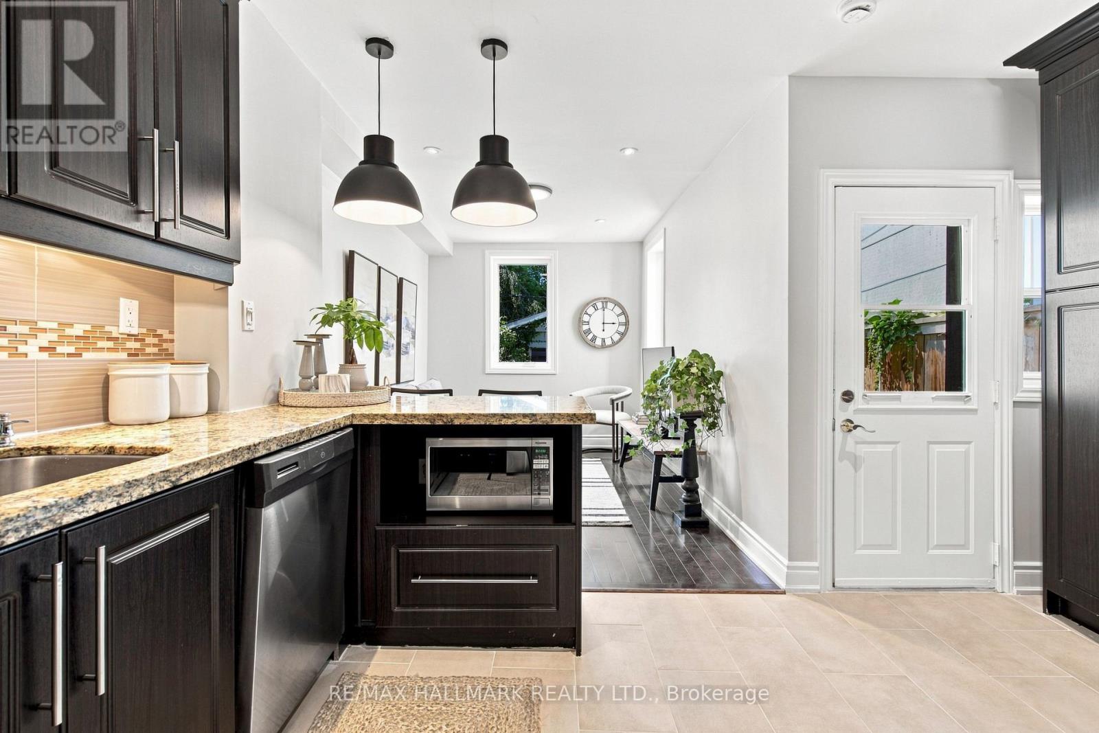 76 Pape Avenue, Toronto, Ontario  M4M 2V6 - Photo 14 - E13720526
