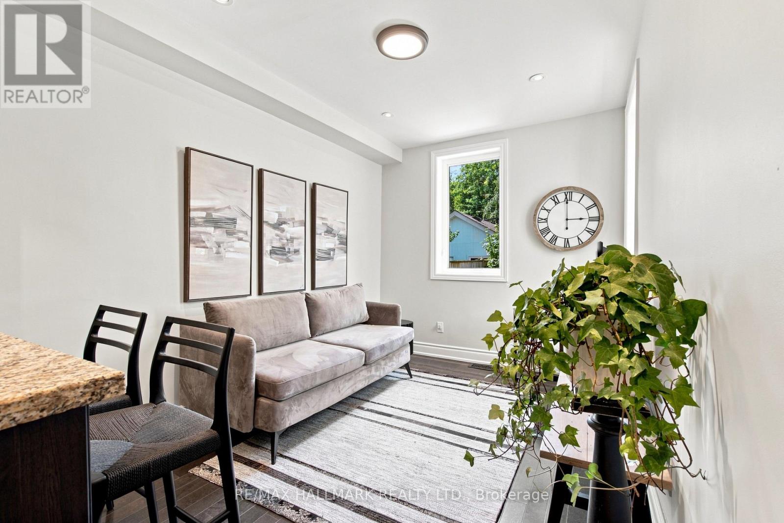76 Pape Avenue, Toronto, Ontario  M4M 2V6 - Photo 16 - E13720526