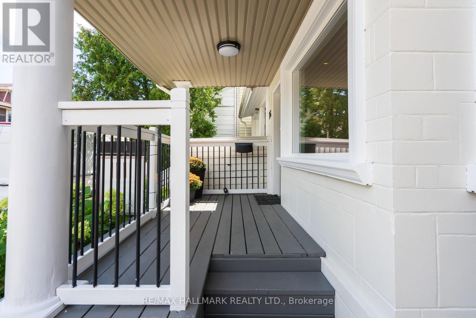 76 Pape Avenue, Toronto, Ontario  M4M 2V6 - Photo 4 - E13720526