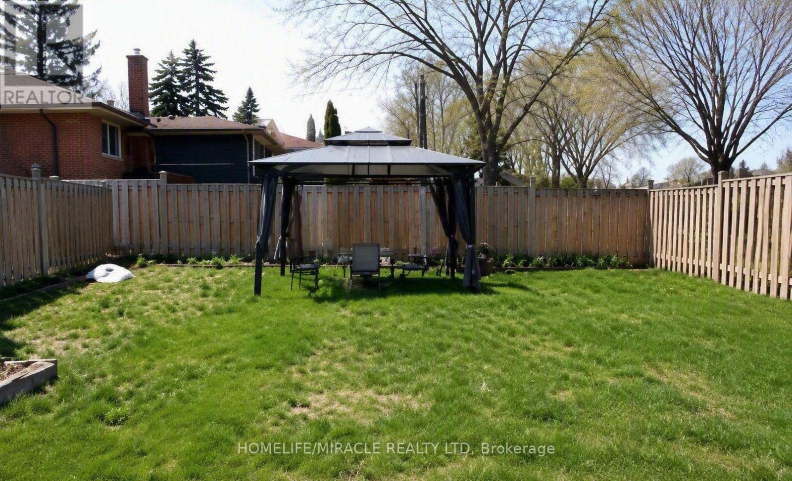 6 Barnes Crescent, Toronto, Ontario  M1G 1Z9 - Photo 9 - E13720534
