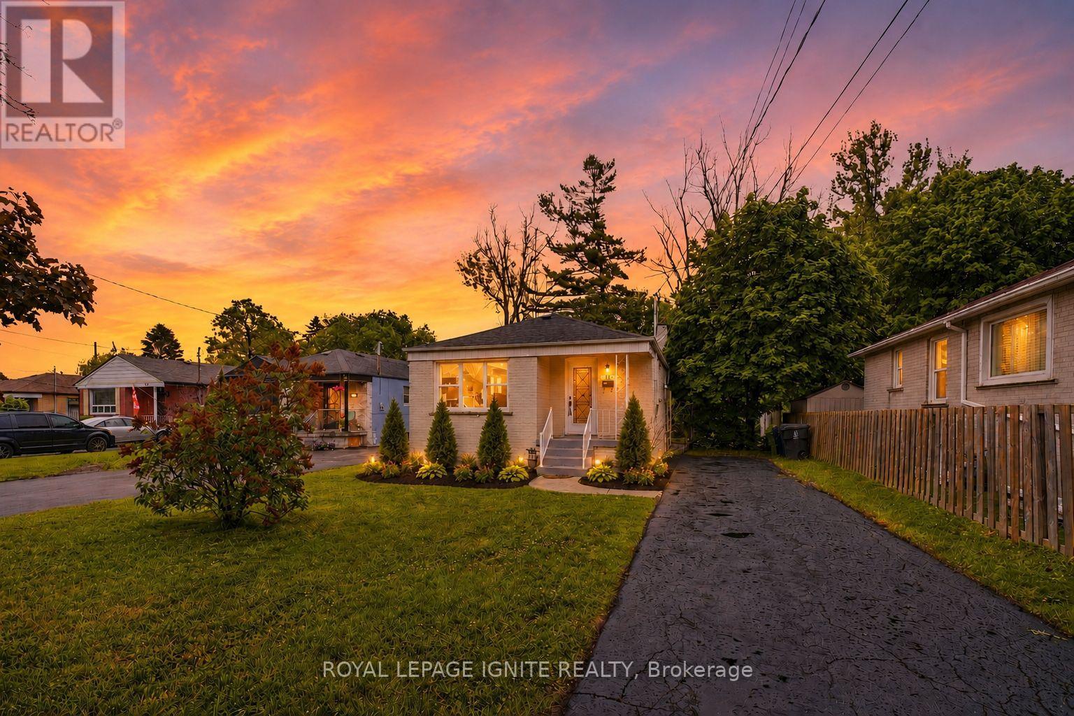 89 Darlingside Drive, Toronto, Ontario  M1E 3P2 - Photo 2 - E13720576
