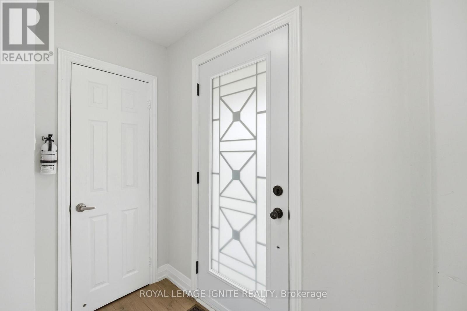 89 Darlingside Drive, Toronto, Ontario  M1E 3P2 - Photo 5 - E13720576