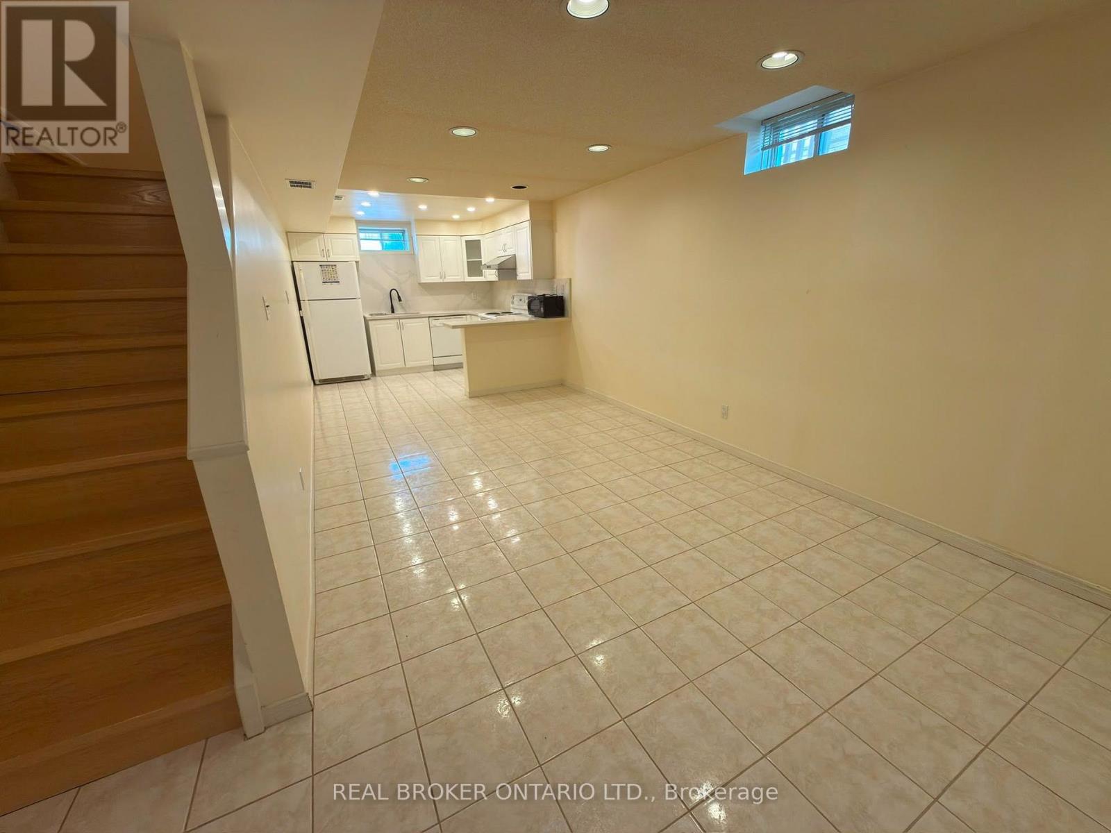 Lower - 107 Dali Crescent, Toronto, Ontario  M1B 5Y3 - Photo 3 - E13720586