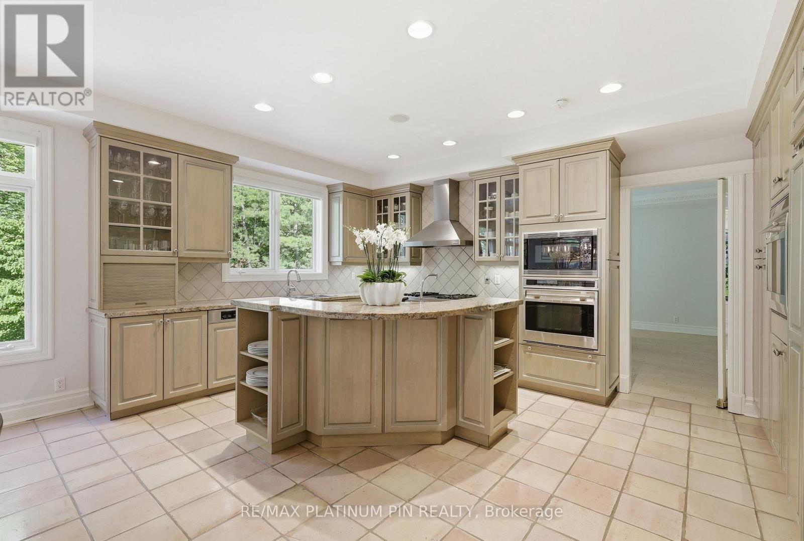 1843 O'neil Court, Mississauga, Ontario  L5L 5X6 - Photo 6 - W13720562