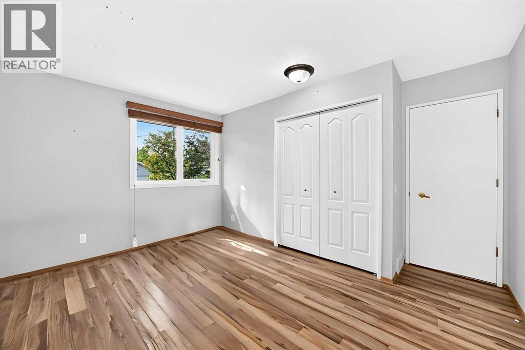 160 Dover Ridge Bay SE, Calgary, Alberta  T2B 2B5 - Photo 14 - A2340132