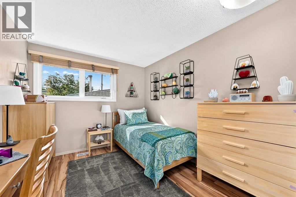 160 Dover Ridge Bay SE, Calgary, Alberta  T2B 2B5 - Photo 18 - A2340132