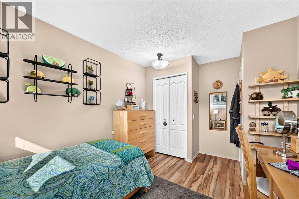 160 Dover Ridge Bay SE, Calgary, Alberta  T2B 2B5 - Photo 19 - A2340132