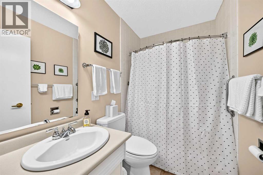 160 Dover Ridge Bay SE, Calgary, Alberta  T2B 2B5 - Photo 20 - A2340132