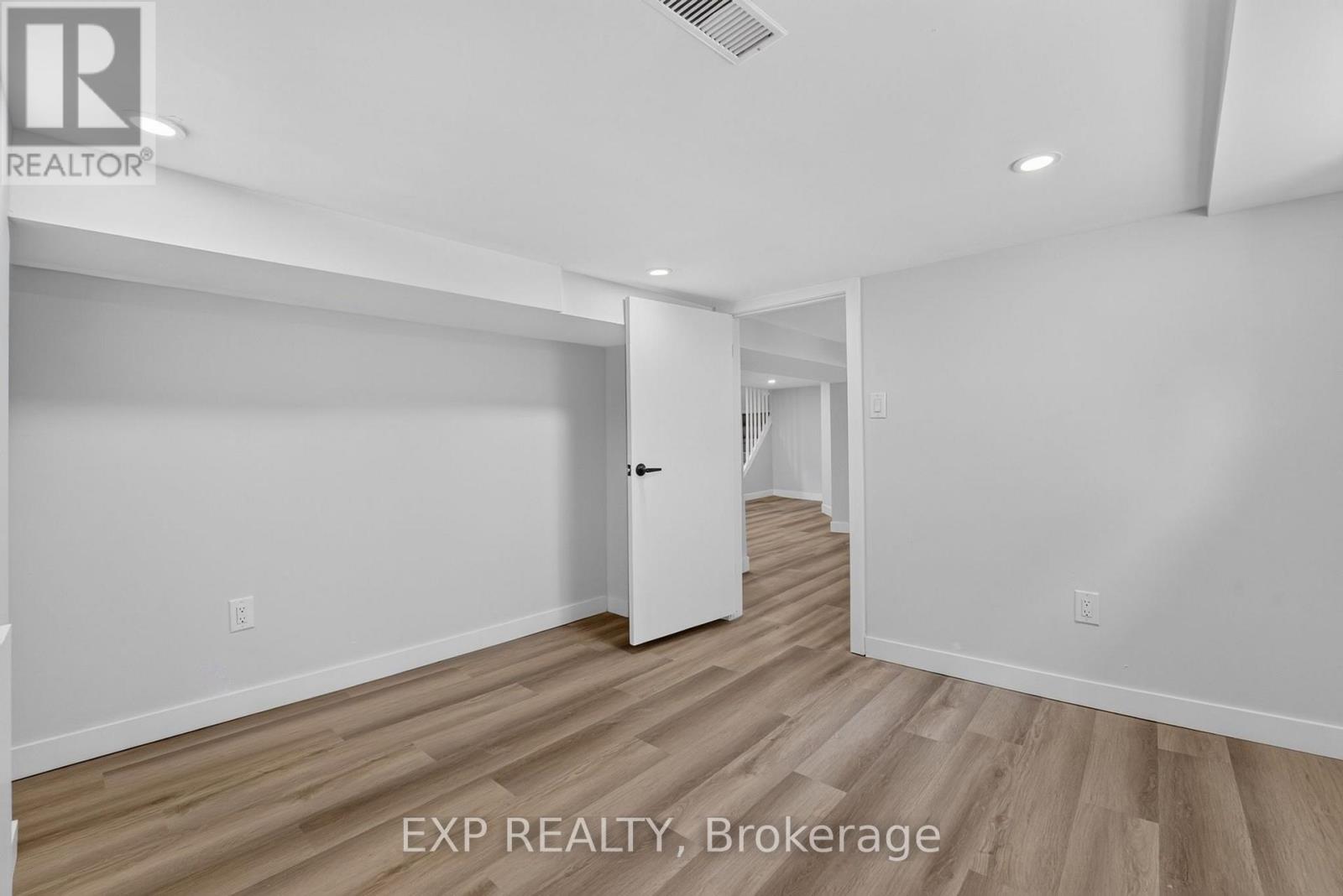 43 Brucedale Avenue E, Hamilton, Ontario  L9A 1N1 - Photo 39 - X13720518