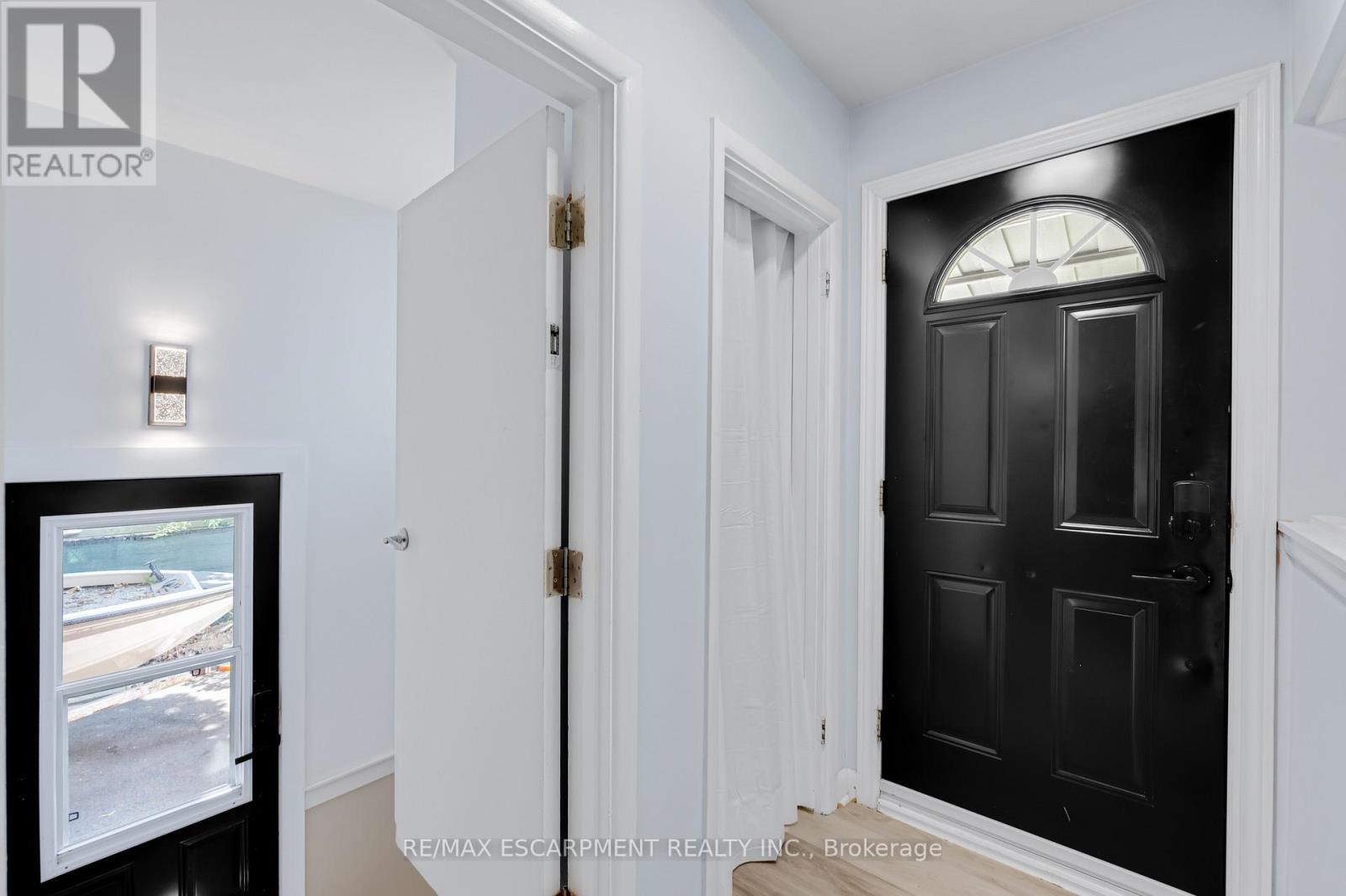 201 Terrace Drive, Hamilton, Ontario  L9A 2Z2 - Photo 5 - X13720566