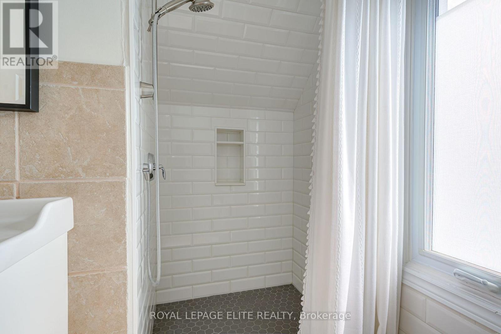 24 Stahl Avenue, Kitchener, Ontario  N2H 5R6 - Photo 24 - X13720570