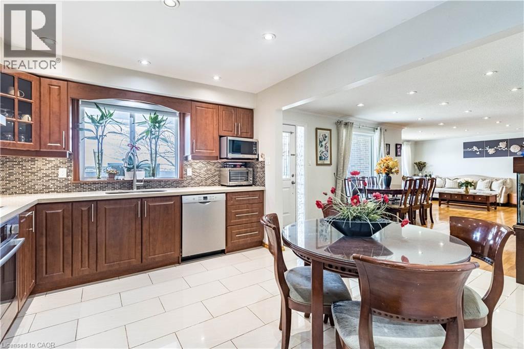331 Tornado Drive, Bradford West Gwillimbury, Ontario  L3Z 2A6 - Photo 6 - 40858975