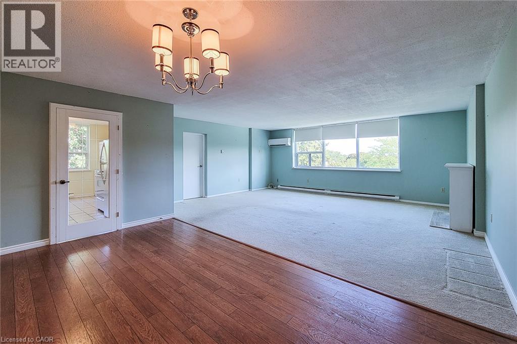 28 Robinson Street N Unit# 405, Grimsby, Ontario  L3M 3C9 - Photo 6 - 40858544