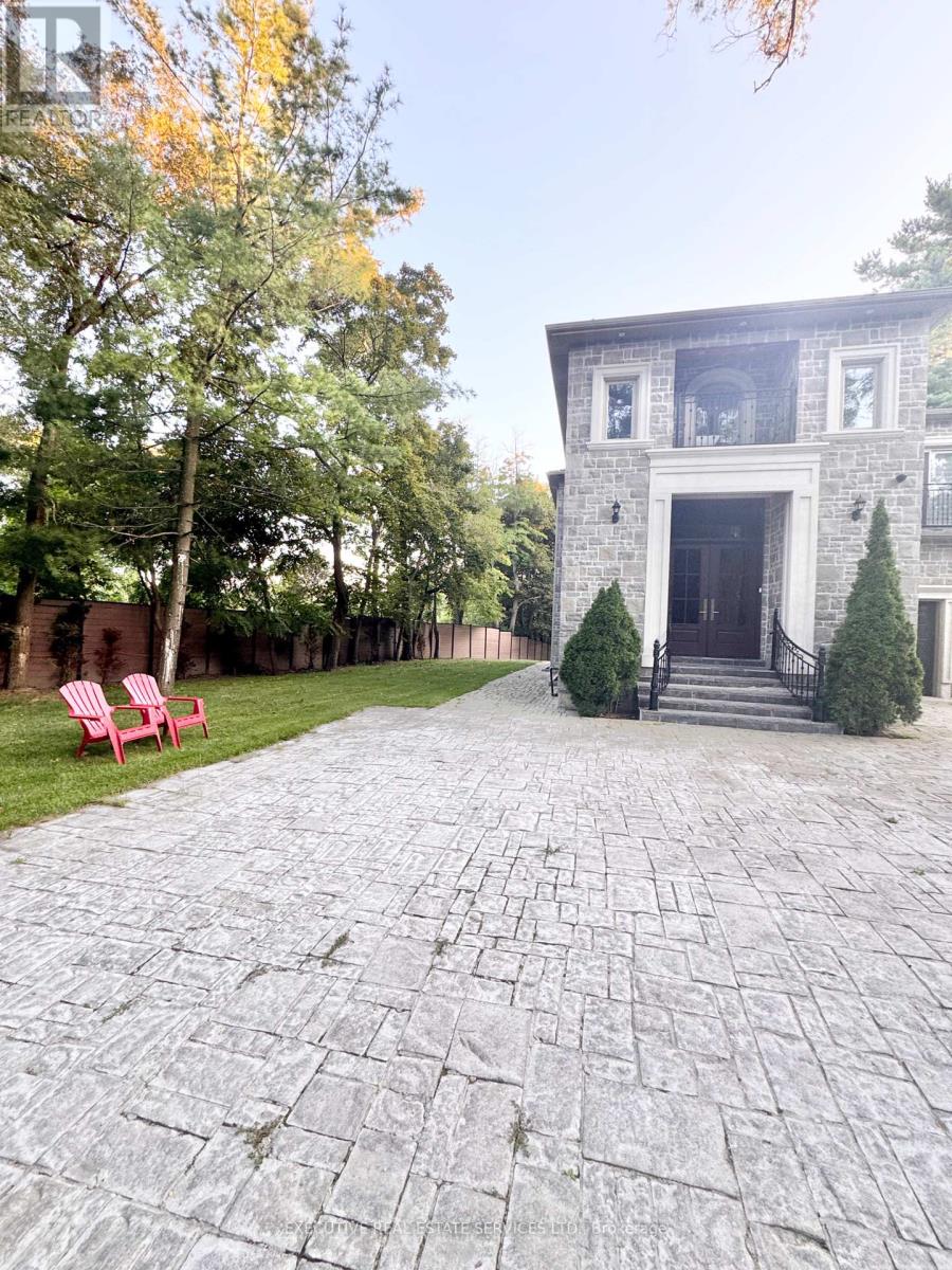 1138 Garden Road, Mississauga, Ontario  L5H 3J6 - Photo 2 - W13628656