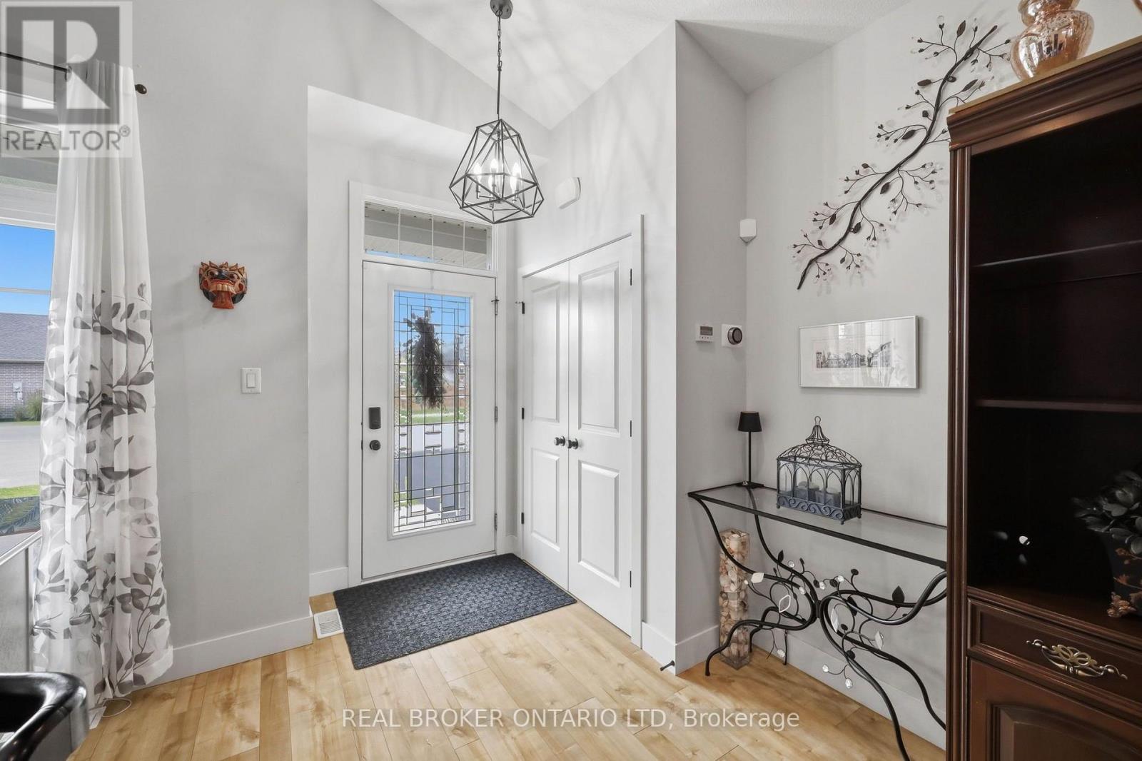 4 Doral Court, St. Thomas, Ontario  N5R 0G3 - Photo 5 - X13720612