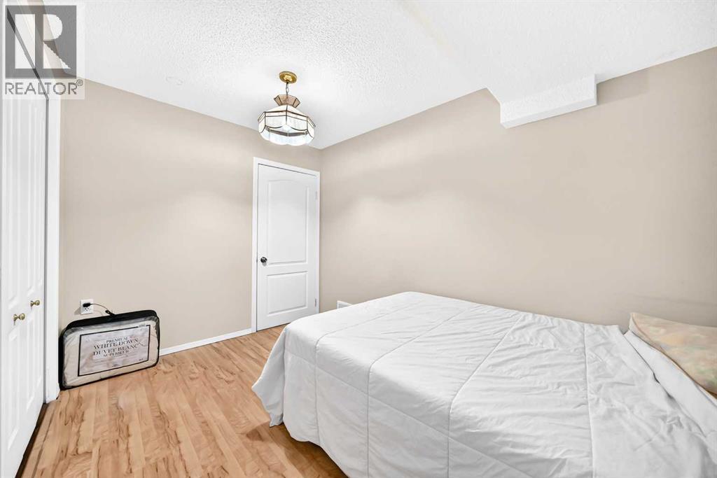 50 Somerside Manor SW, Calgary, Alberta  T2Y 3G4 - Photo 29 - A2339469