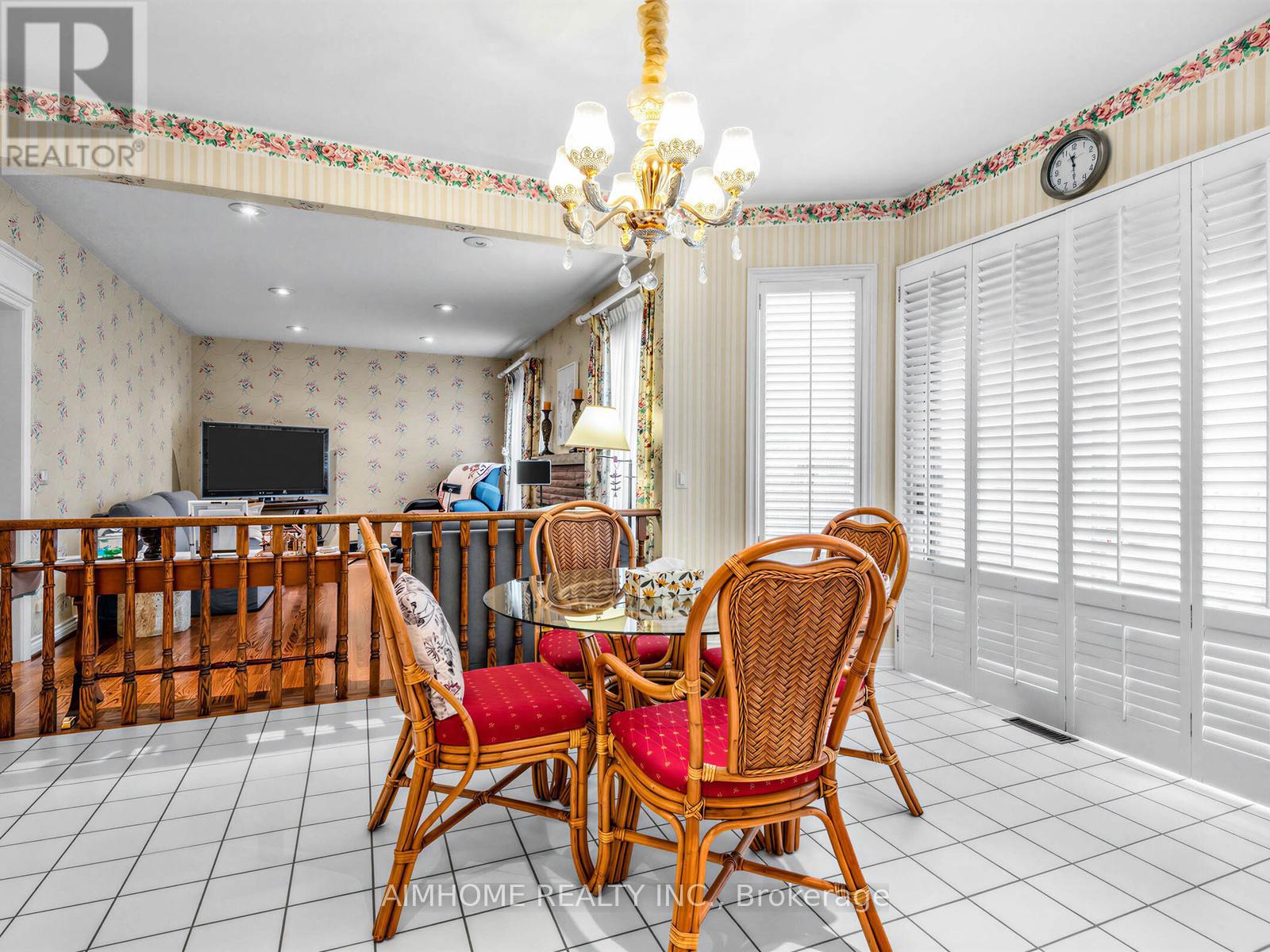92 Braeside Square, Markham, Ontario  L3R 0A5 - Photo 9 - N13720606