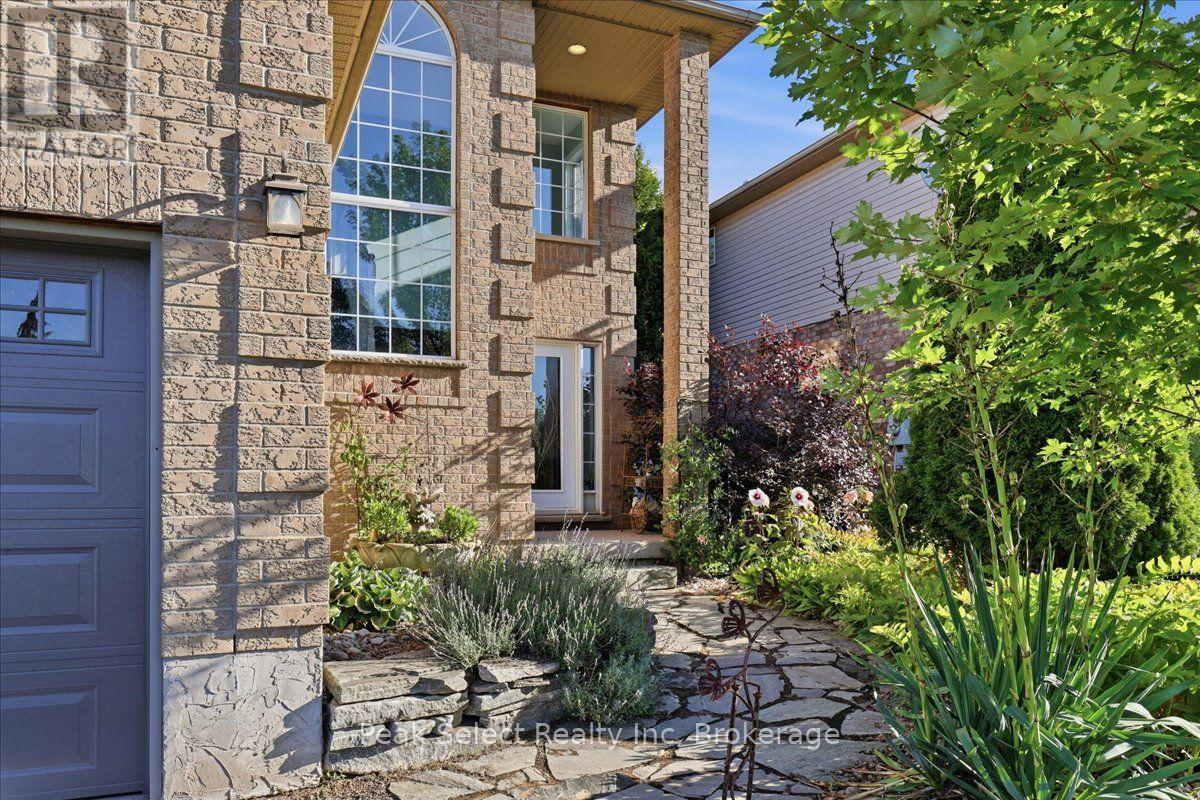 180 Ridgewood Crescent, St. Marys, Ontario  N4X 1E8 - Photo 4 - X13720592