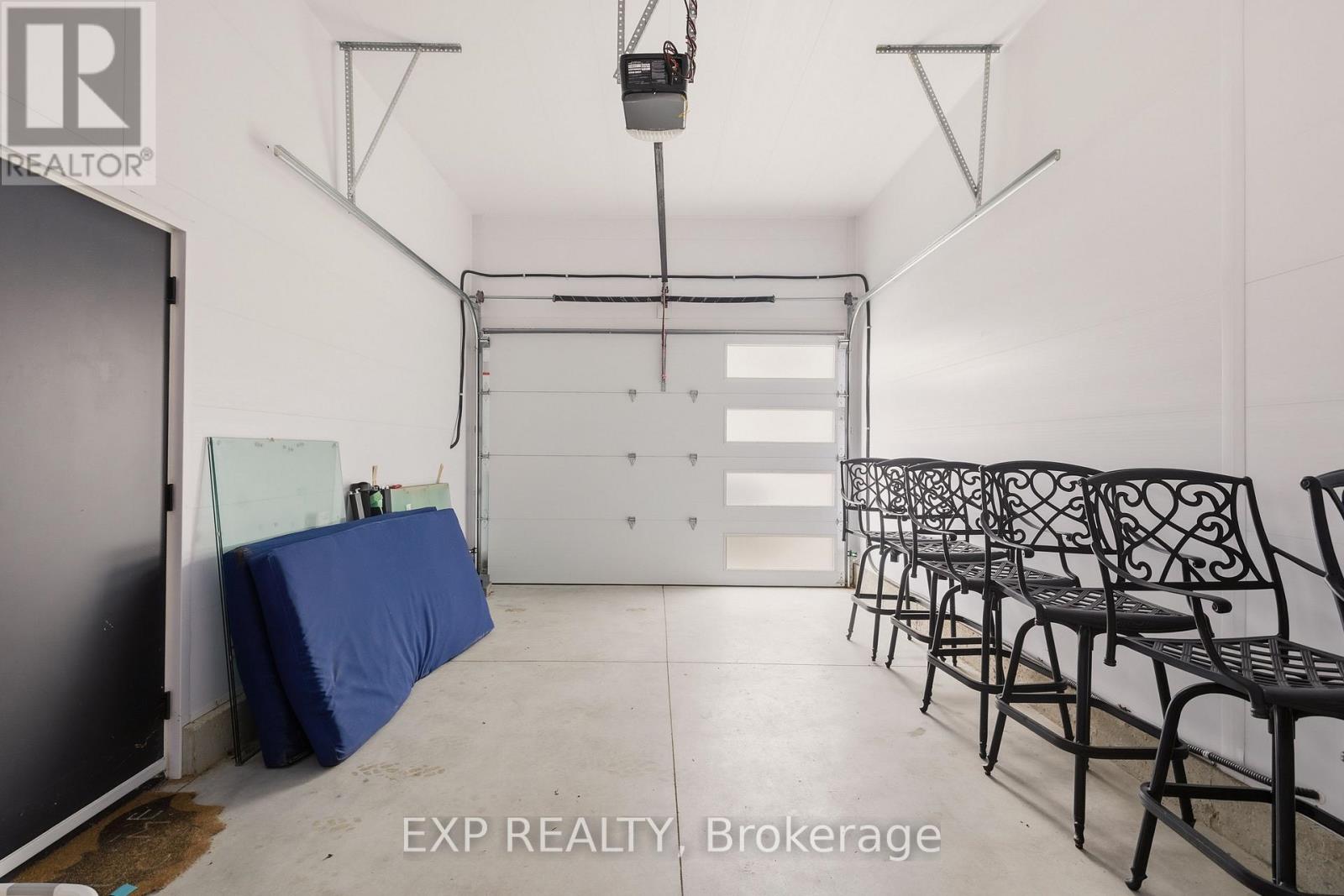 26 Huron Street, Lambton Shores, Ontario  N0M 1T0 - Photo 33 - X12590536