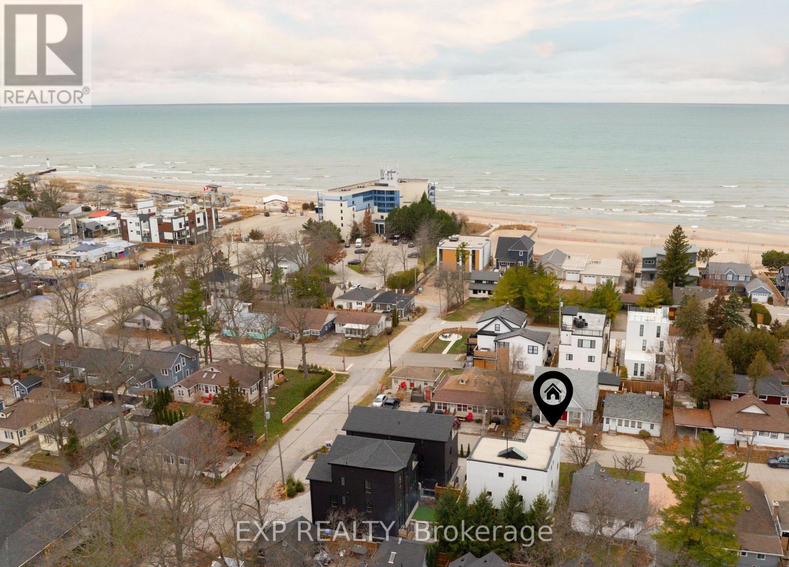 26 Huron Street, Lambton Shores, Ontario  N0M 1T0 - Photo 34 - X12590536