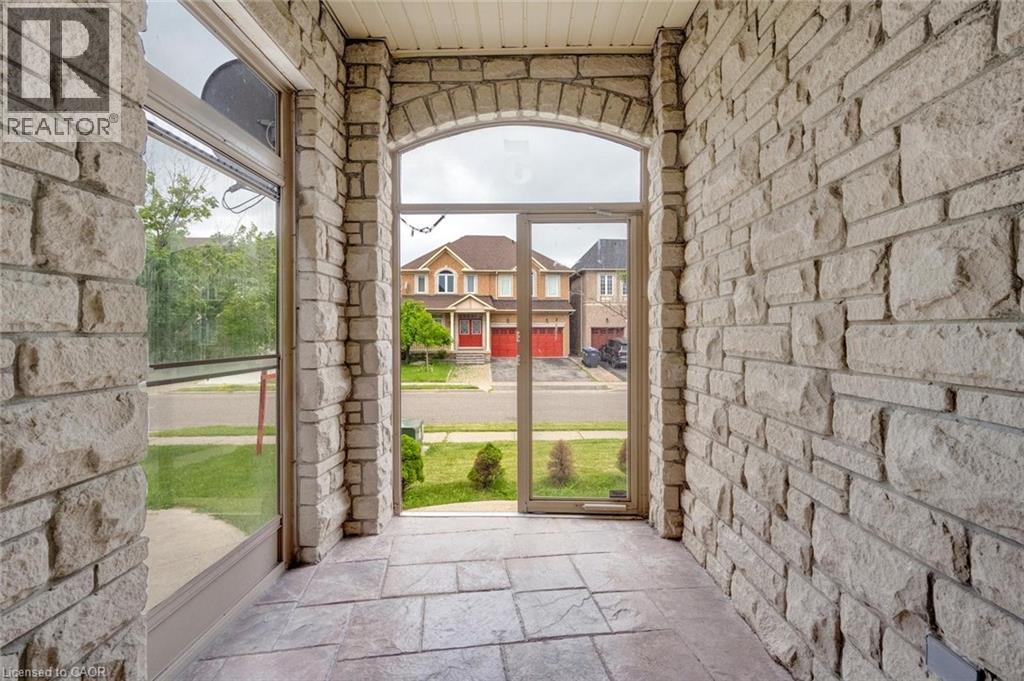 5 Freshspring Drive, Brampton, Ontario  L6R 3H6 - Photo 4 - 40849839