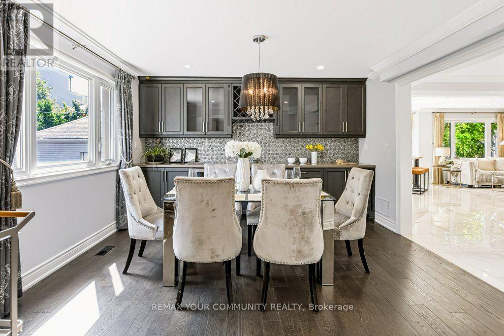 331 Maplehurst Avenue, Toronto, Ontario  M2N 3C7 - Photo 5 - C13720470
