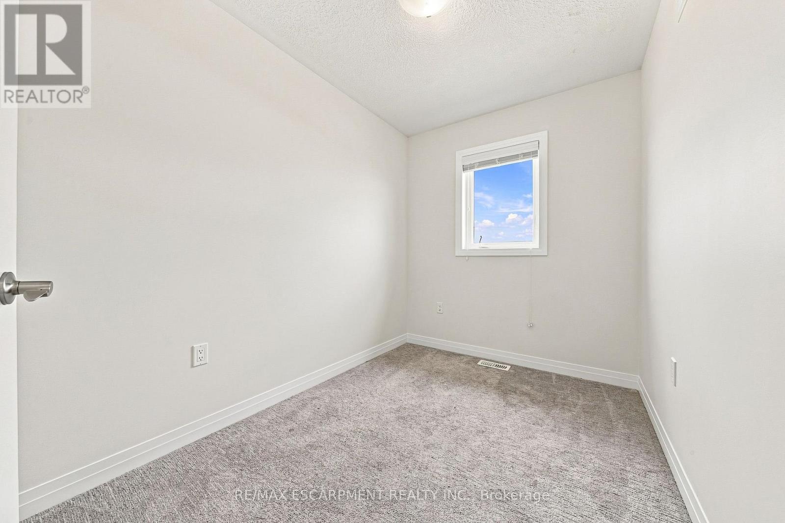 94 Laguna Village Crescent, Hamilton, Ontario  L0R 1P0 - Photo 17 - X13712148