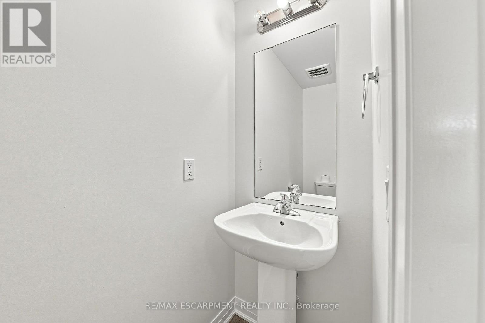 94 Laguna Village Crescent, Hamilton, Ontario  L0R 1P0 - Photo 10 - X13712148