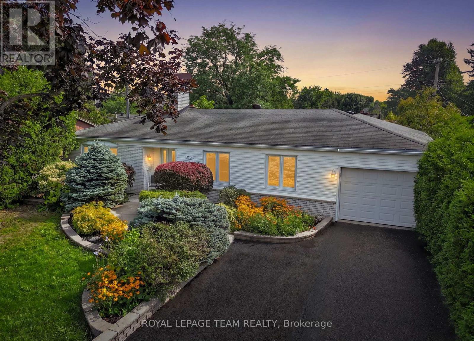 2713 DUPONT STREET, Ottawa, Ontario