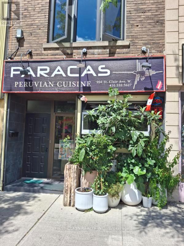 992 St Clair Avenue W — photo 1