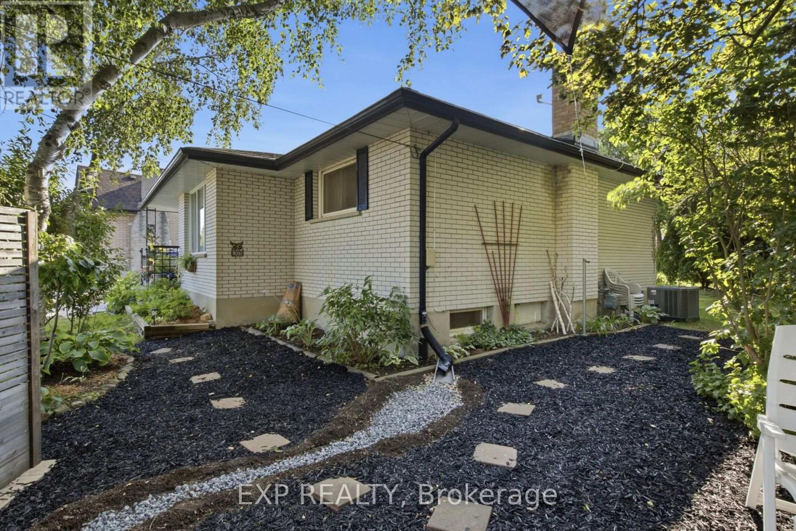 11 Summit Crescent, Guelph, Ontario  N1H 1S2 - Photo 42 - X13607454