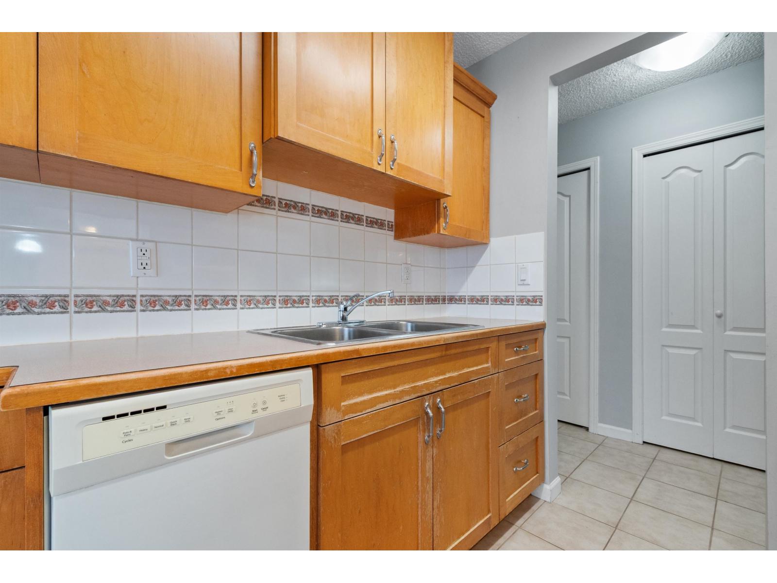302 9477 Cook Street, Chilliwack Proper West, Chilliwack, British Columbia  V2P 4J8 - Photo 12 - R3100592