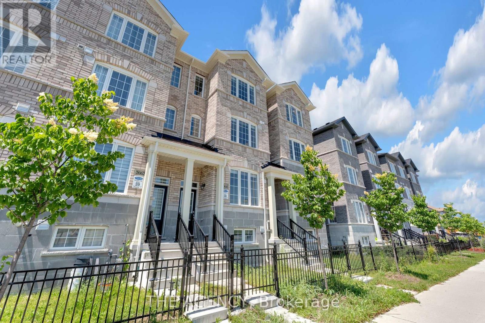 2064 Donald Cousens Parkway, Markham, Ontario  L6B 0Z3 - Photo 2 - N13708090