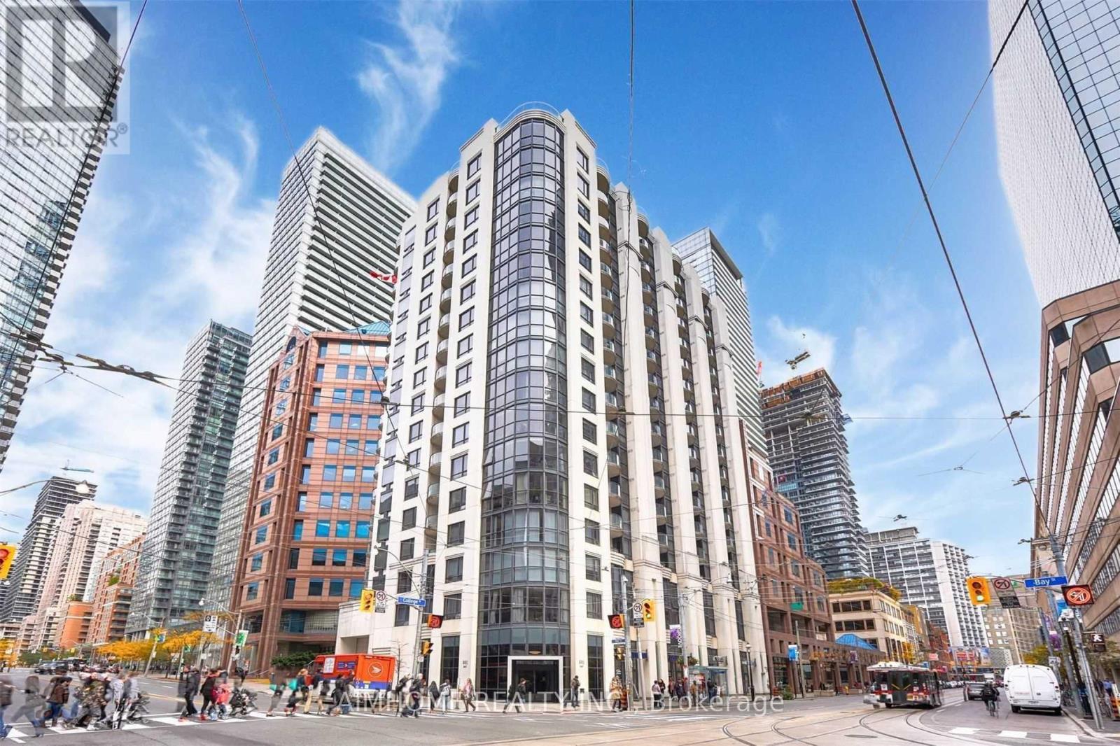 301 - 801 BAY STREET, Toronto, Ontario