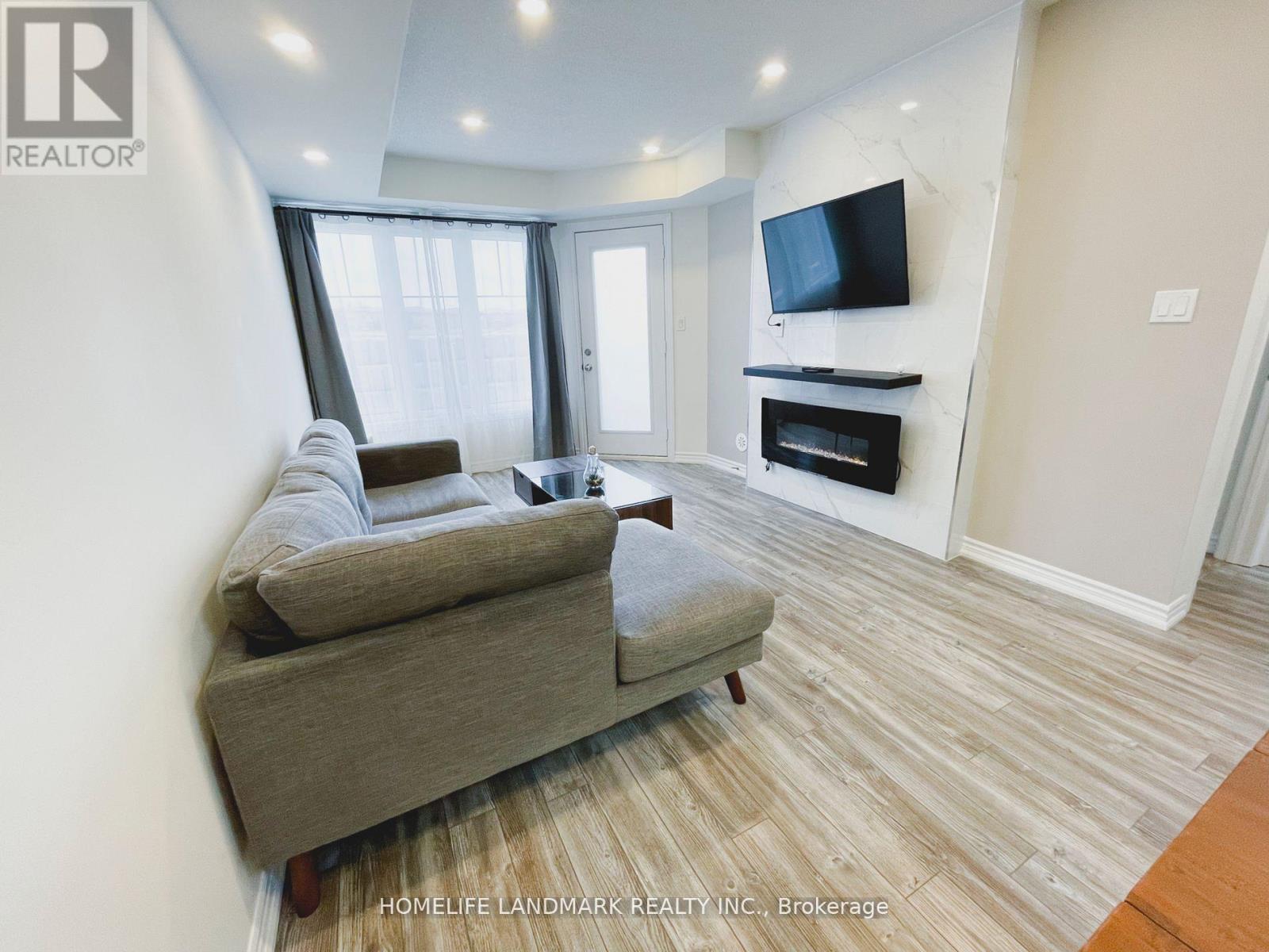 17 - 15 Eaton Park Lane, Toronto, Ontario  M1W 0A5 - Photo 3 - E13720690