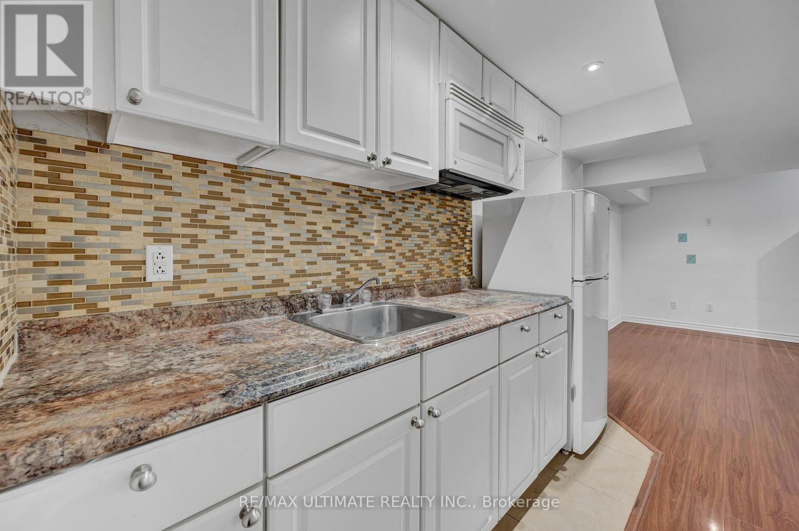 73 Bernard Avenue, Brampton, Ontario  L6Y 5S4 - Photo 35 - W13720674