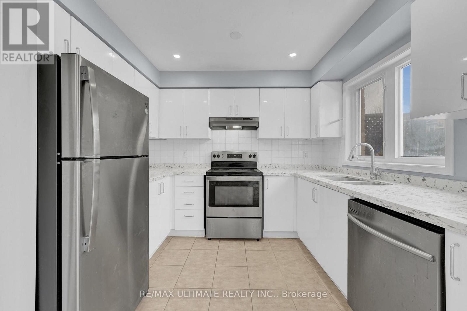 73 Bernard Avenue, Brampton, Ontario  L6Y 5S4 - Photo 5 - W13720674