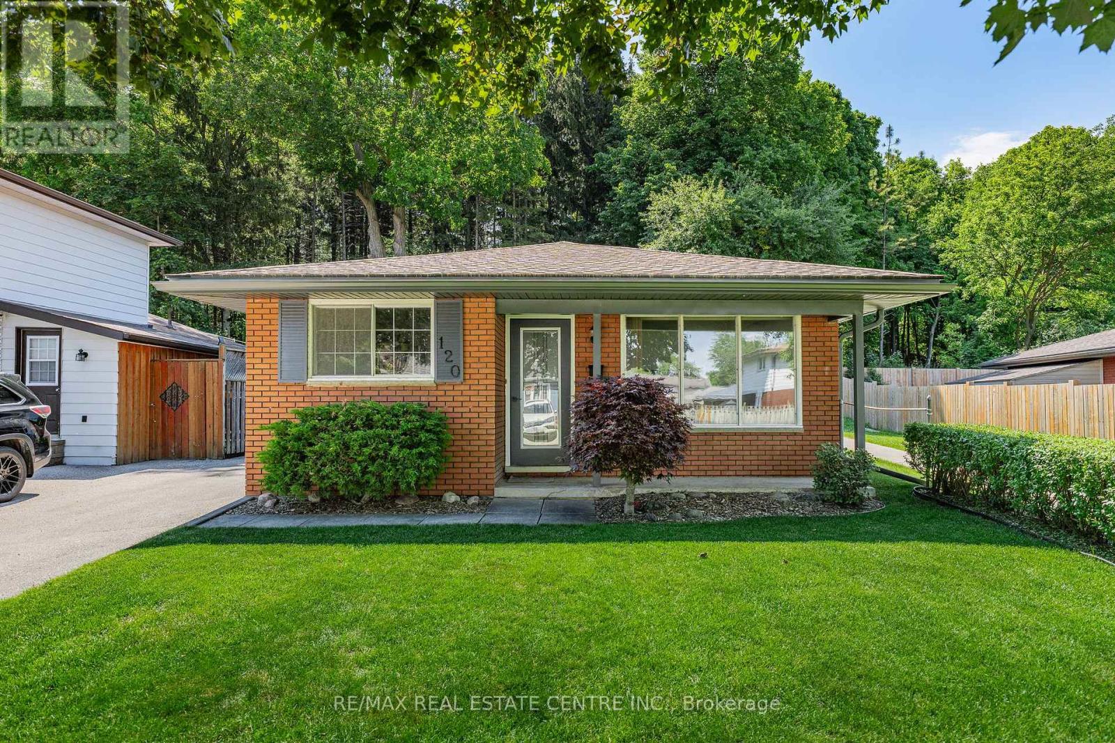 120 ARROWHEAD CRESCENT, Kitchener, Ontario
