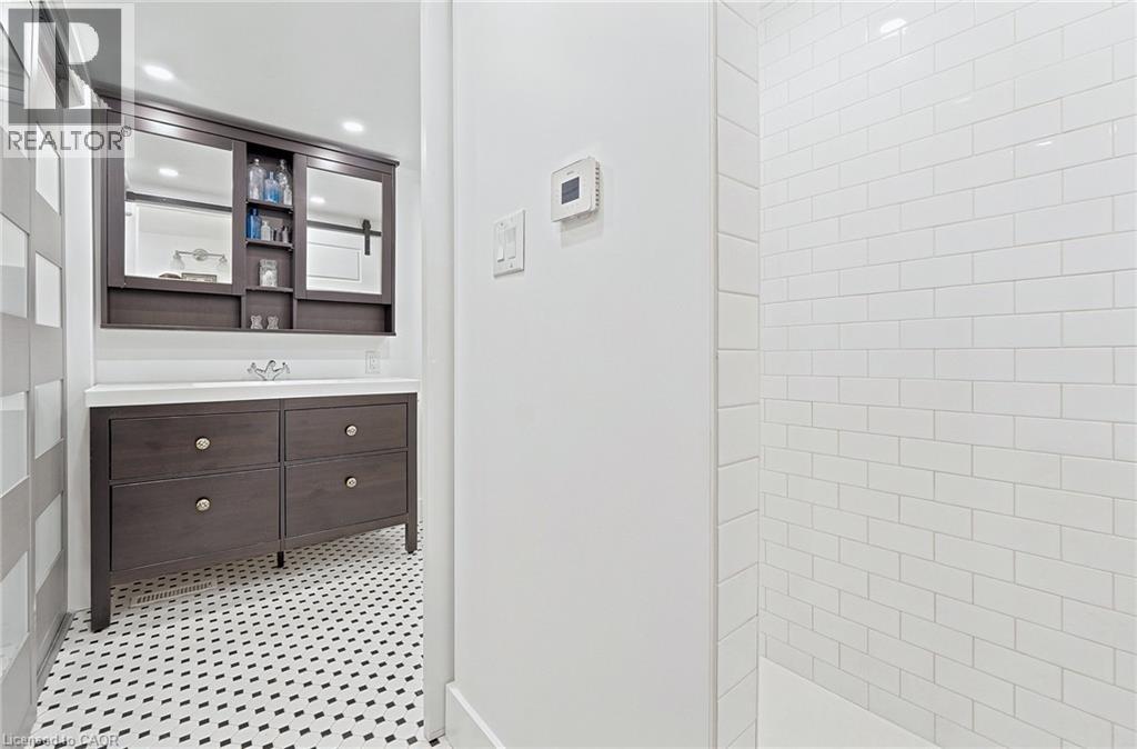 361 Dundas Street E, Waterdown, Ontario  L0R 2H1 - Photo 20 - 40858935